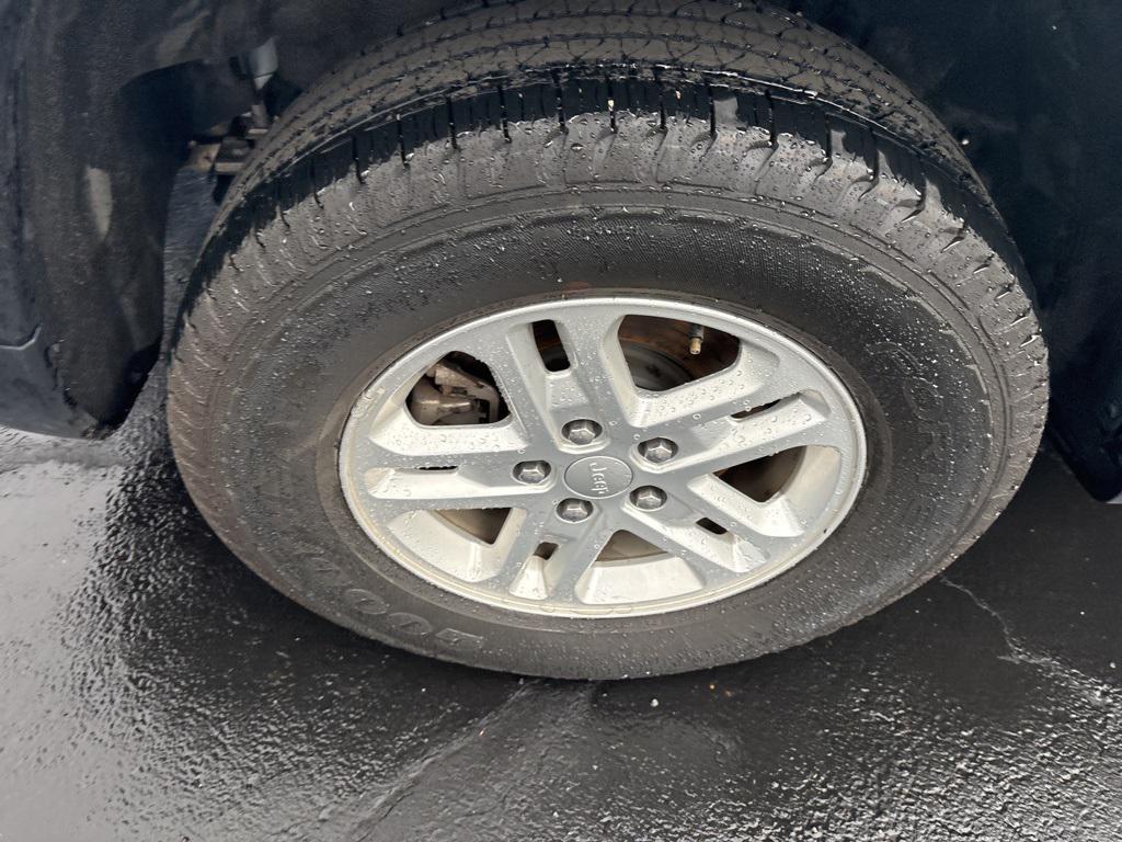 used 2022 Jeep Grand Cherokee car, priced at $28,750