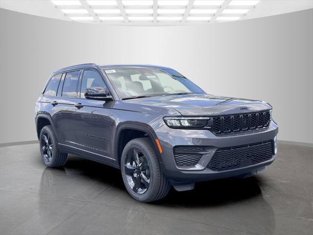 new 2024 Jeep Grand Cherokee car, priced at $40,009