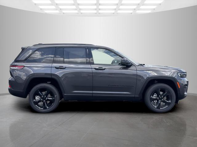 new 2024 Jeep Grand Cherokee car, priced at $40,009