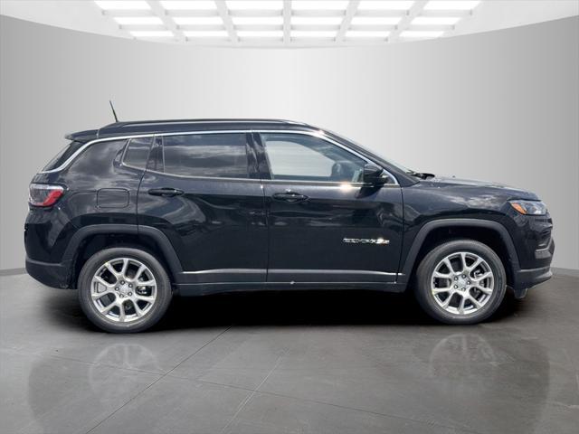 new 2024 Jeep Compass car, priced at $28,250