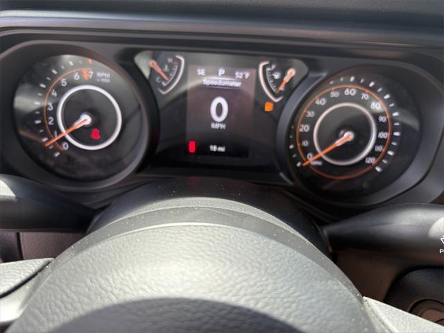 new 2025 Jeep Gladiator car, priced at $43,180