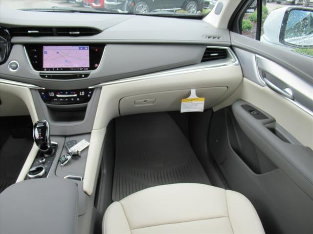 new 2025 Cadillac XT5 car, priced at $61,585