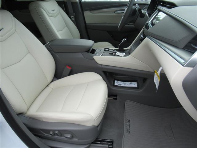 new 2025 Cadillac XT5 car, priced at $61,585