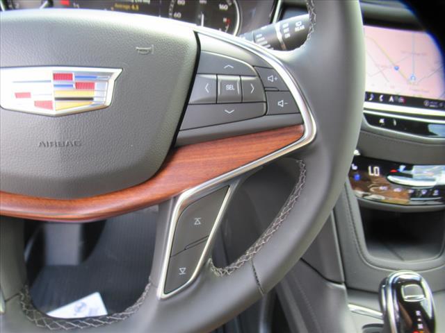 new 2025 Cadillac XT5 car, priced at $56,080