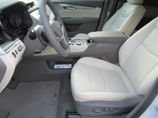 new 2025 Cadillac XT5 car, priced at $60,585
