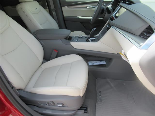 new 2025 Cadillac XT5 car, priced at $62,600