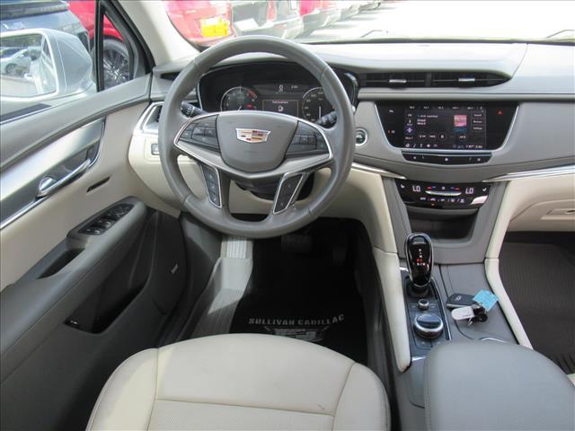 used 2020 Cadillac XT5 car, priced at $24,999