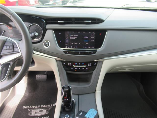 used 2020 Cadillac XT5 car, priced at $24,999