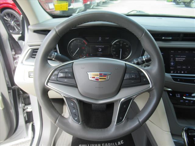 used 2020 Cadillac XT5 car, priced at $24,999
