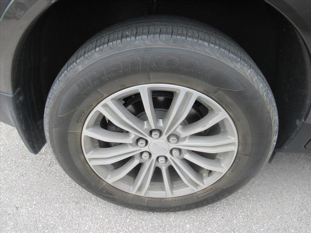 used 2019 Cadillac XT5 car, priced at $21,541