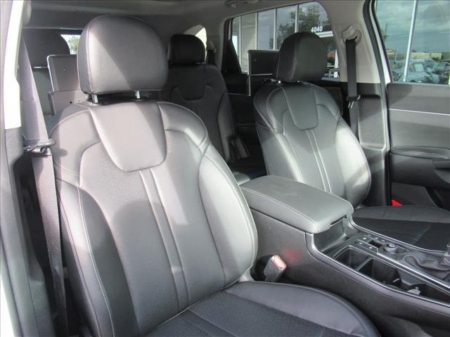 used 2023 Kia Sorento car, priced at $28,842