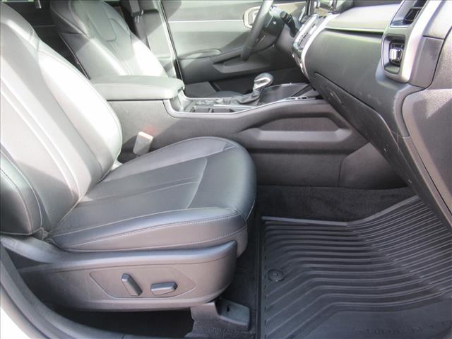used 2023 Kia Sorento car, priced at $28,842