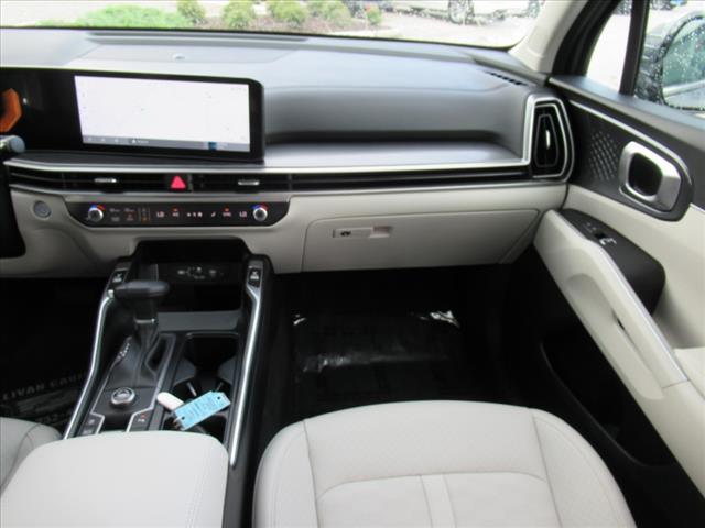 used 2025 Kia Sorento car, priced at $31,500