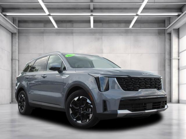 used 2025 Kia Sorento car, priced at $31,500