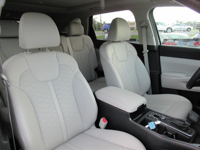 used 2025 Kia Sorento car, priced at $31,500