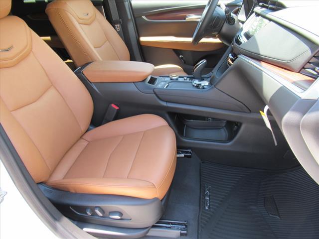 new 2025 Cadillac XT5 car, priced at $62,160