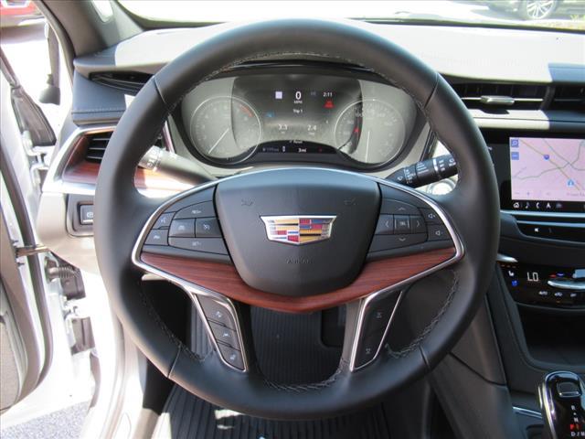new 2025 Cadillac XT5 car, priced at $62,160