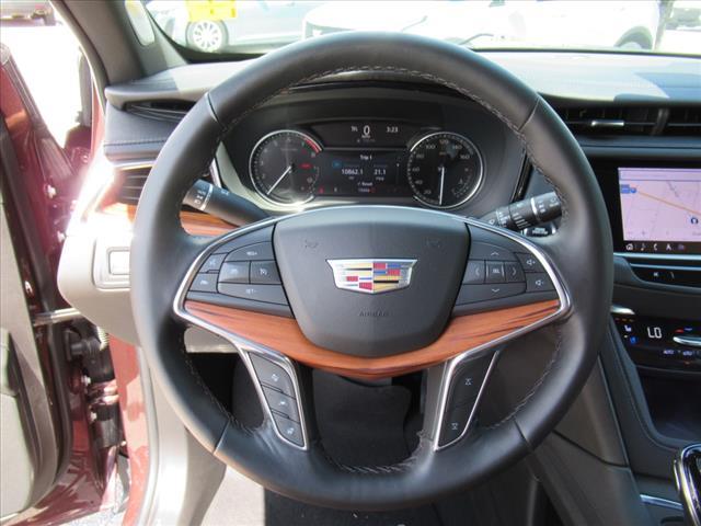 used 2022 Cadillac XT5 car, priced at $37,905