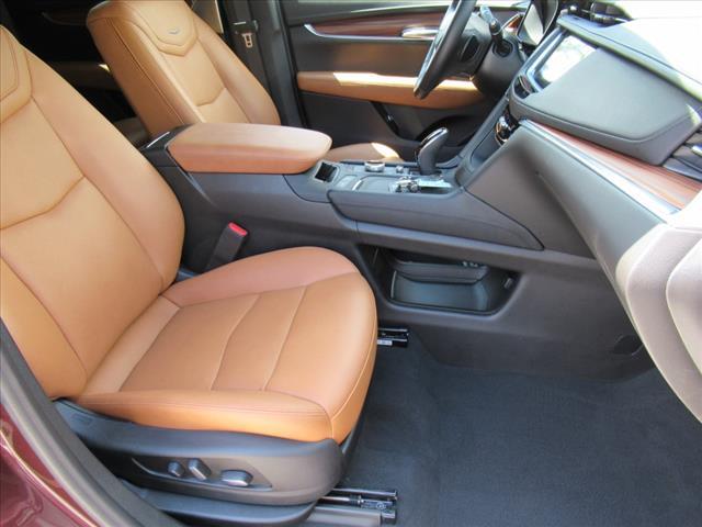 used 2022 Cadillac XT5 car, priced at $37,905