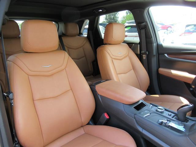 used 2022 Cadillac XT5 car, priced at $37,905