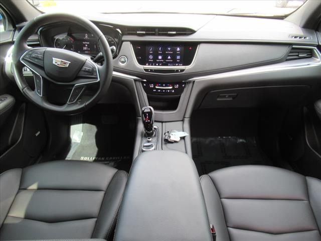 used 2022 Cadillac XT5 car, priced at $24,178