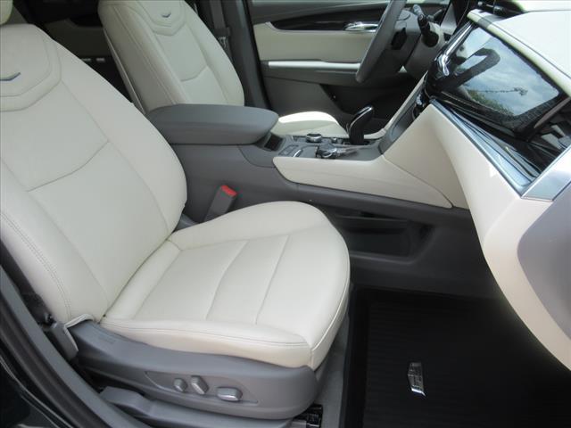 new 2025 Cadillac XT6 car