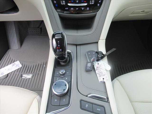 new 2025 Cadillac XT6 car, priced at $60,035