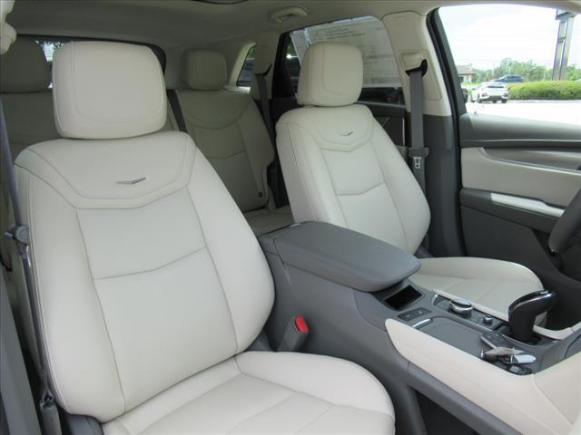 new 2025 Cadillac XT5 car, priced at $62,160