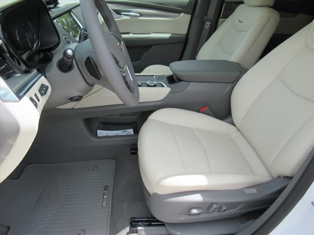 new 2025 Cadillac XT5 car, priced at $62,160