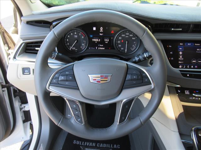 used 2022 Cadillac XT5 car, priced at $38,332