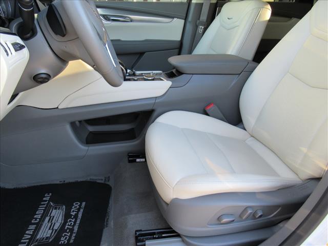 used 2022 Cadillac XT5 car, priced at $38,332