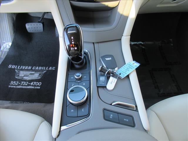 used 2022 Cadillac XT5 car, priced at $38,332