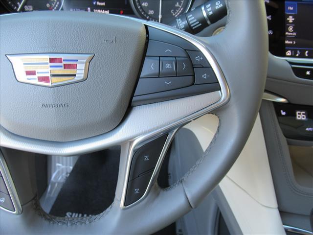 used 2022 Cadillac XT5 car, priced at $38,332