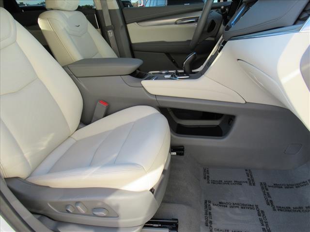 used 2022 Cadillac XT5 car, priced at $38,332