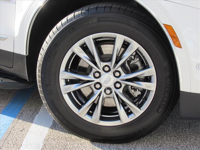 used 2022 Cadillac XT5 car, priced at $38,332