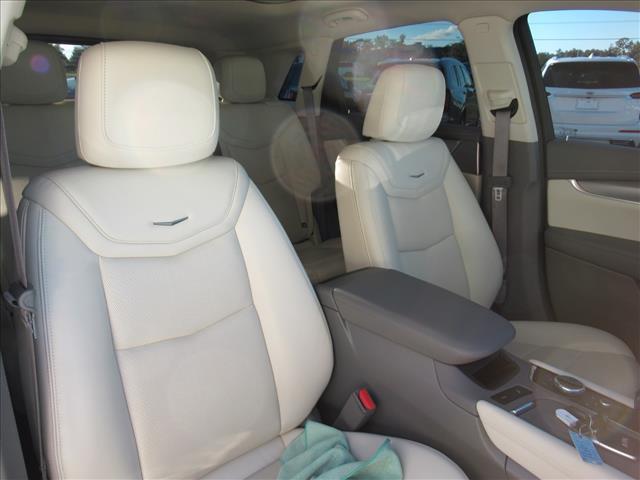 used 2022 Cadillac XT5 car, priced at $38,332