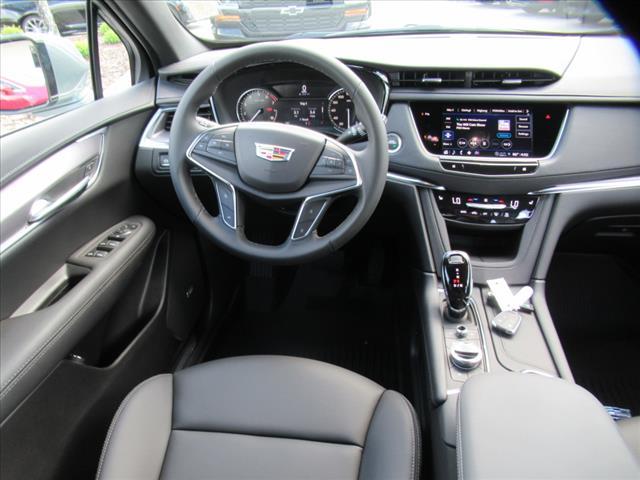 new 2025 Cadillac XT5 car, priced at $48,580