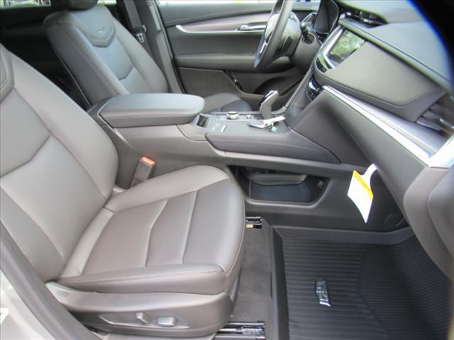 new 2025 Cadillac XT5 car, priced at $48,580