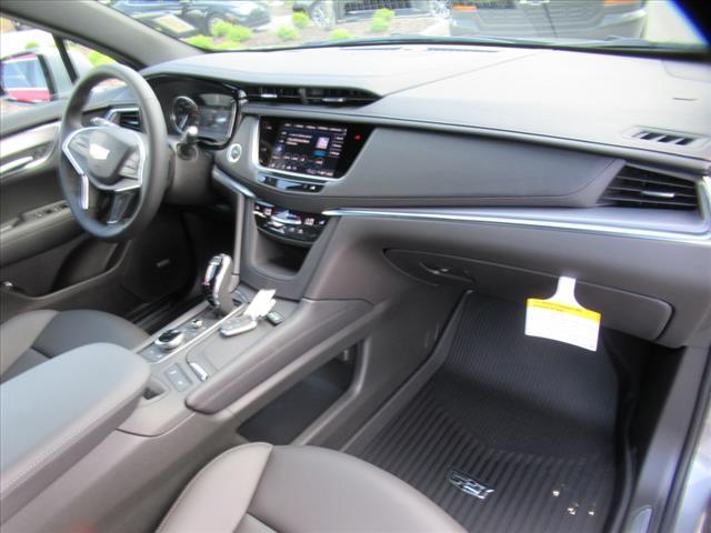 new 2025 Cadillac XT5 car, priced at $48,580