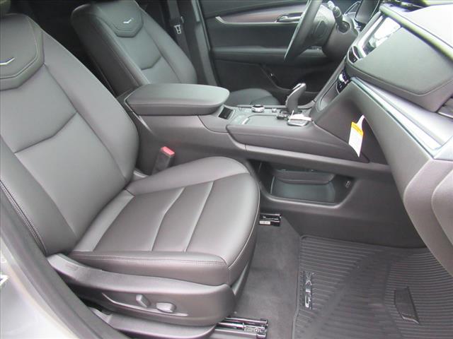 new 2025 Cadillac XT5 car, priced at $48,285
