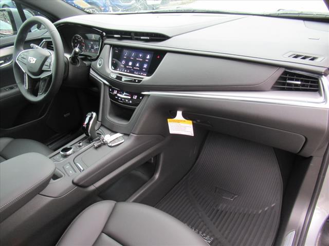 new 2025 Cadillac XT5 car, priced at $48,285