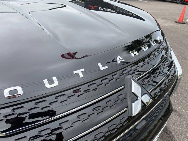 new 2023 Mitsubishi Outlander car, priced at $30,370
