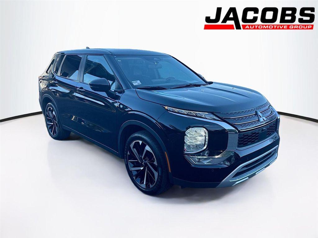 used 2024 Mitsubishi Outlander car, priced at $23,000