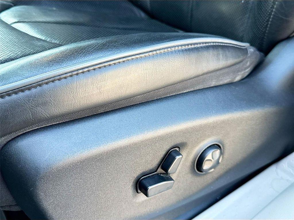 used 2020 Chrysler Pacifica Hybrid car, priced at $22,000