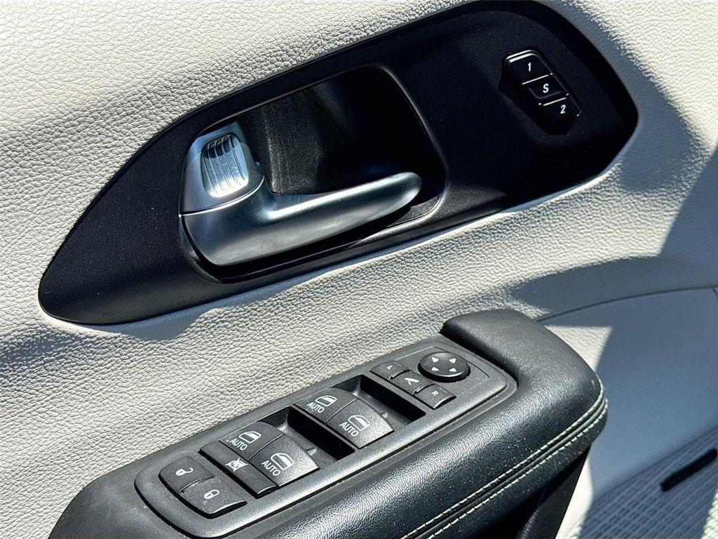 used 2020 Chrysler Pacifica Hybrid car, priced at $22,000