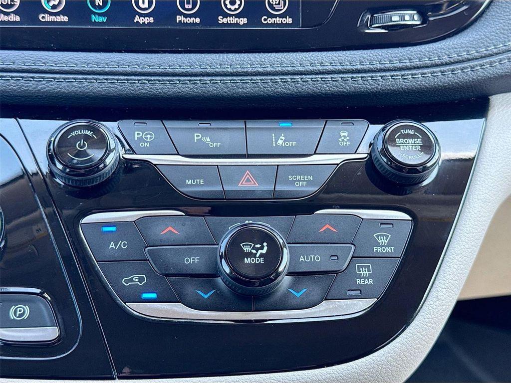 used 2020 Chrysler Pacifica Hybrid car, priced at $22,000