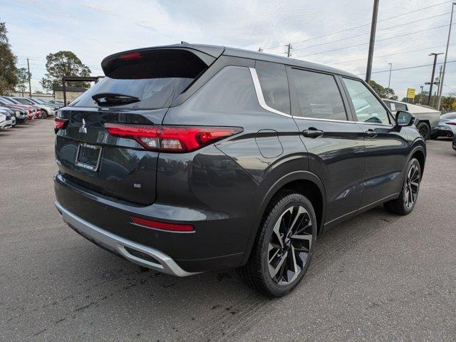 new 2024 Mitsubishi Outlander car