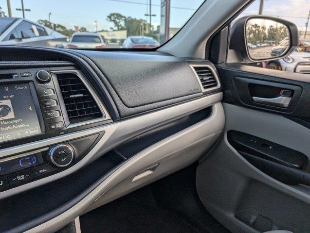 used 2015 Toyota Highlander car, priced at $17,995