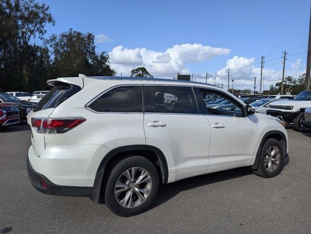 used 2015 Toyota Highlander car, priced at $17,995