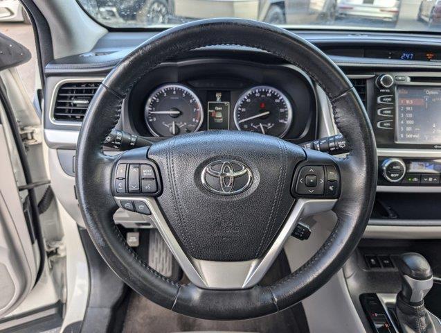 used 2015 Toyota Highlander car, priced at $17,995